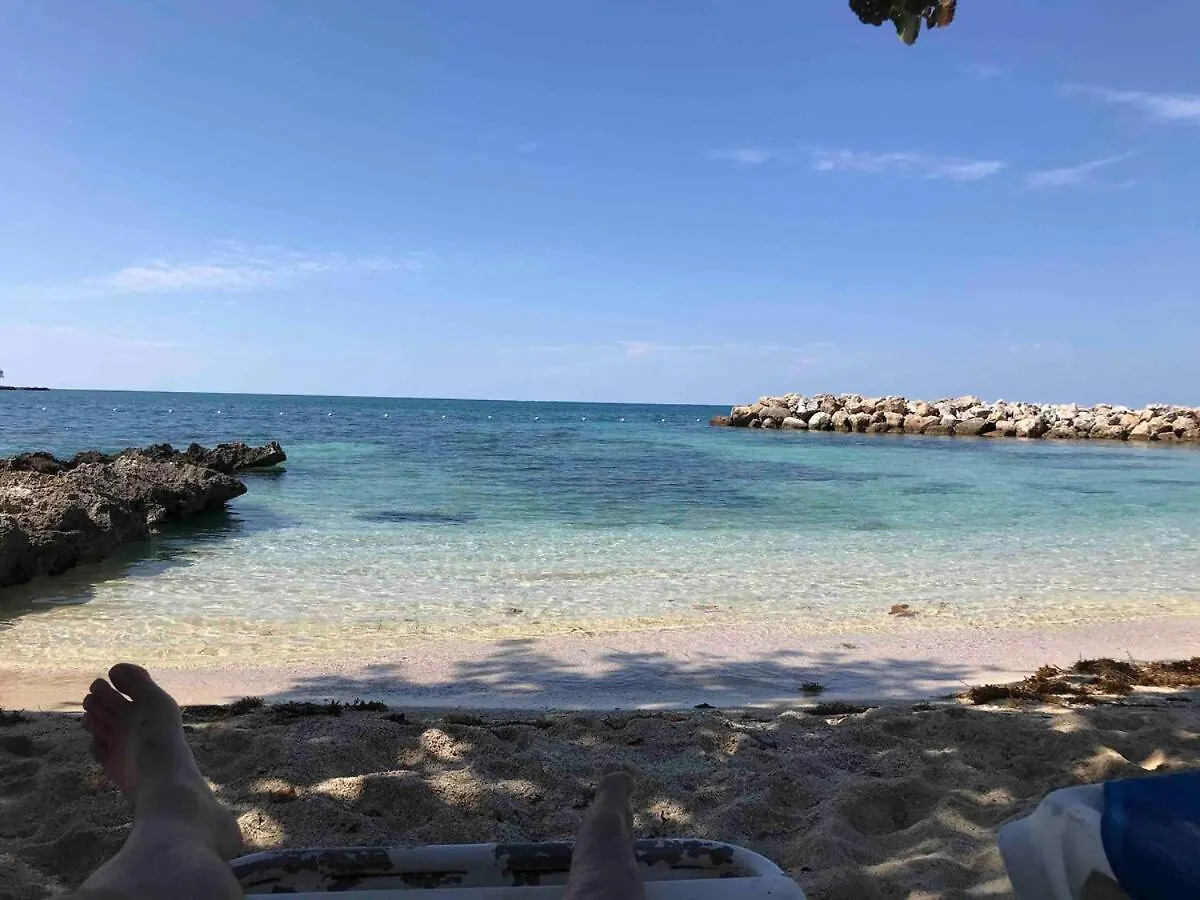 Endless Ocean Escape -Private Balcony Studio Negril Jamaika